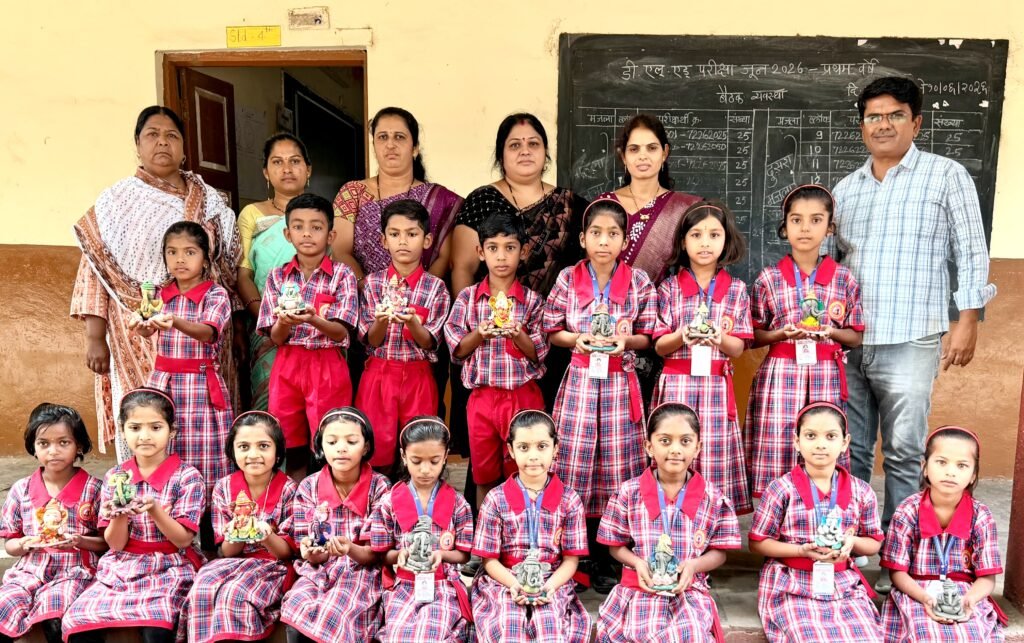 शाडू मातीच्या गणेशमूर्तींतून पर्यावरण संवर्धनाचा जागर